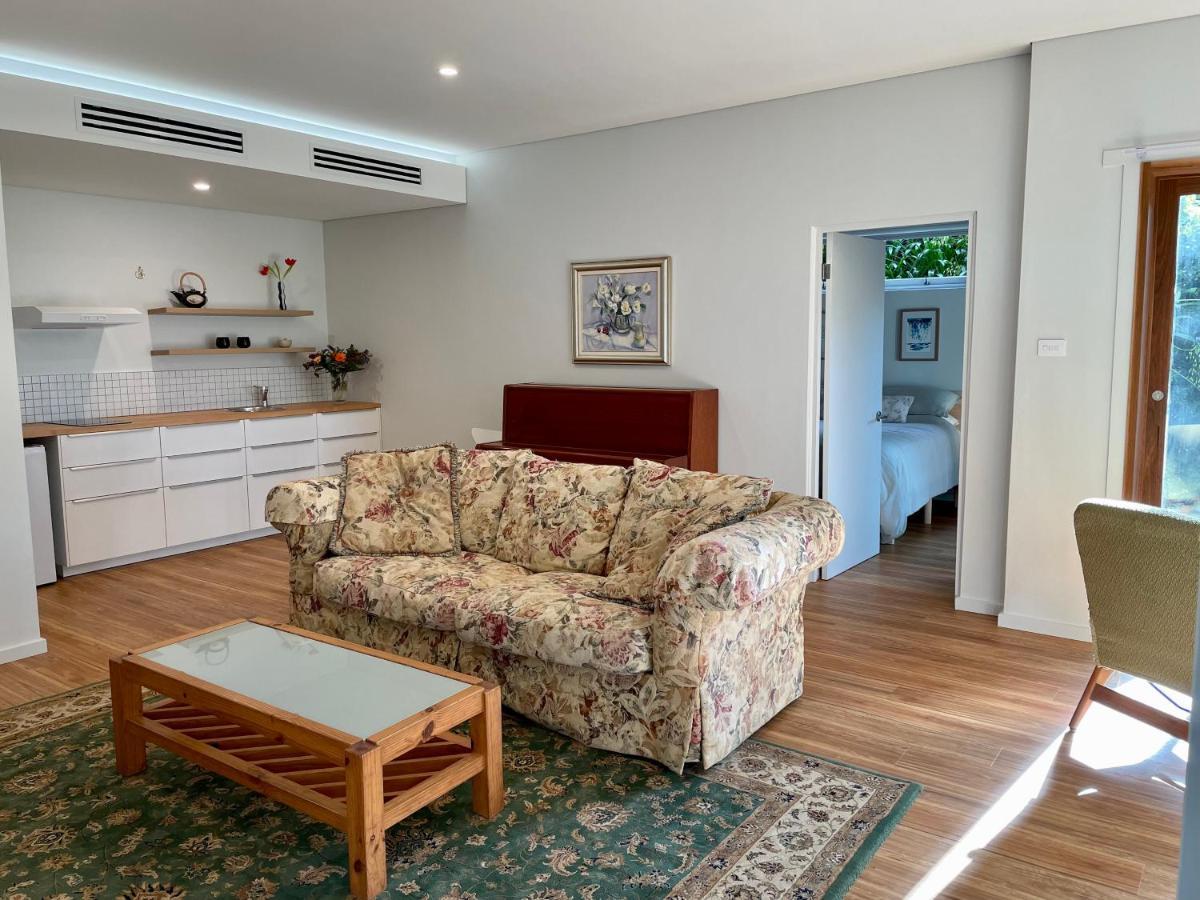 Tranquil Garden Apartment With Living Room Wollongong Dış mekan fotoğraf