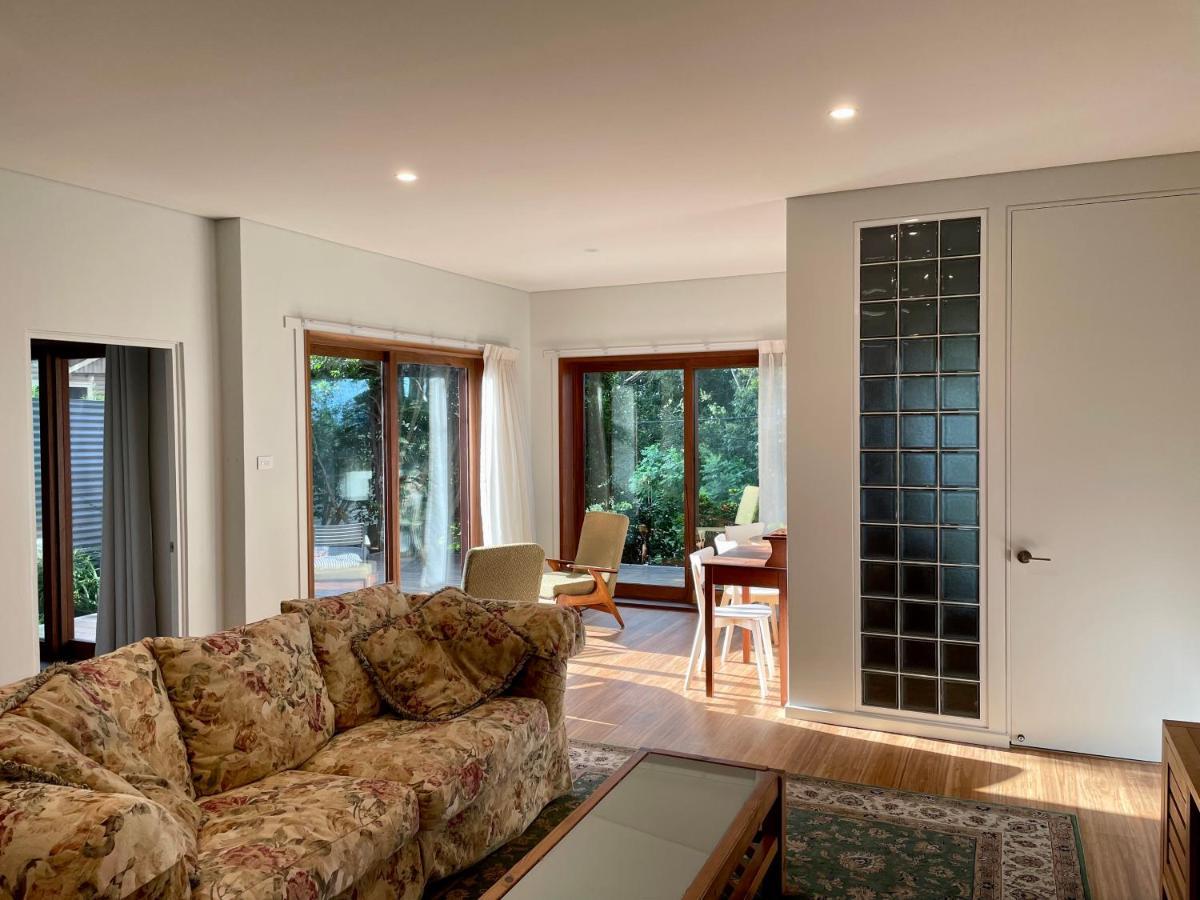 Tranquil Garden Apartment With Living Room Wollongong Dış mekan fotoğraf